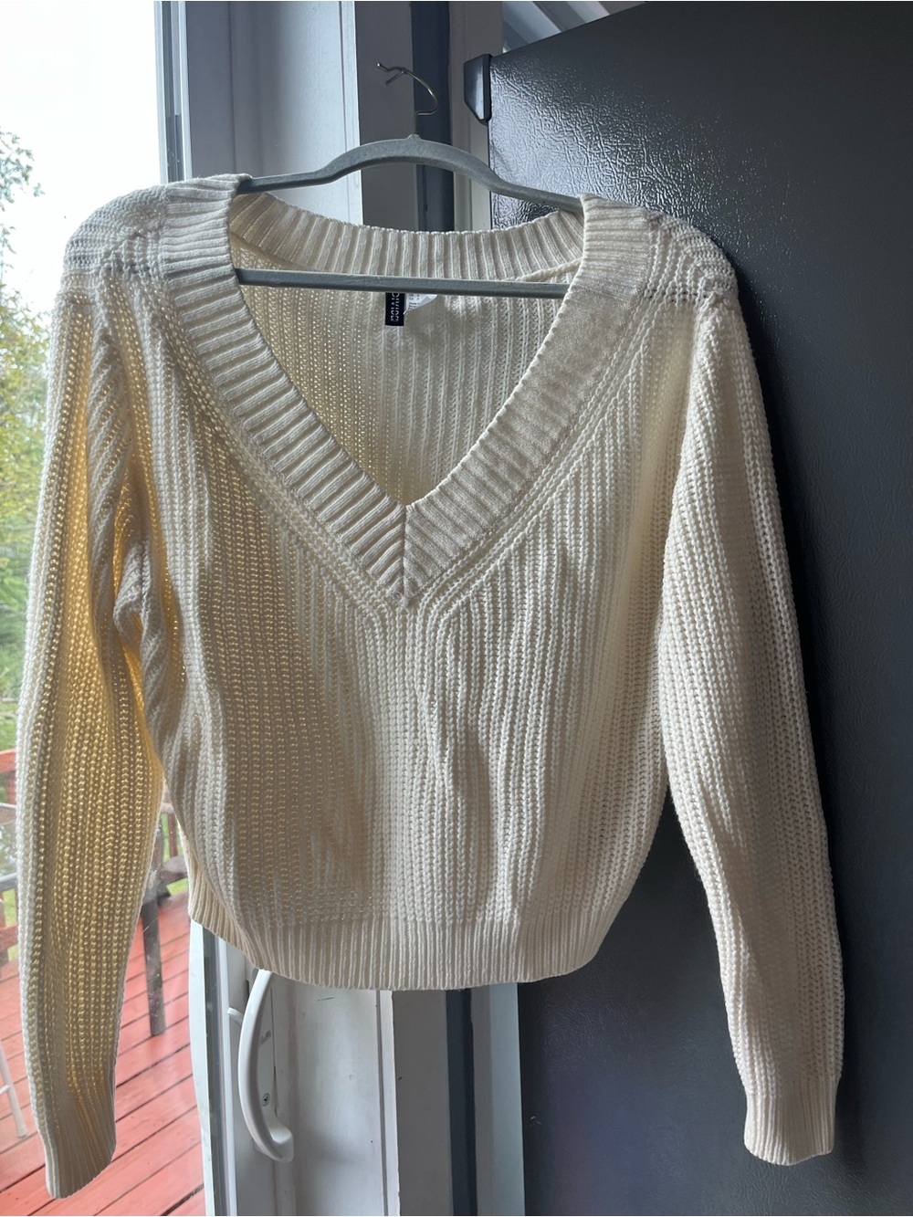H&M Ivory V-Neck Ribbed Knit Sweater